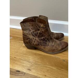 Diba True Walnut Grove distressed leather booties sz 9.5